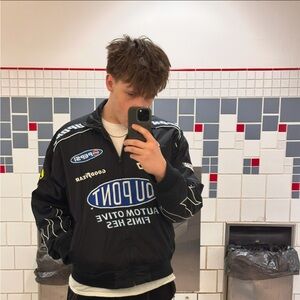 Meet your Posher, Chase